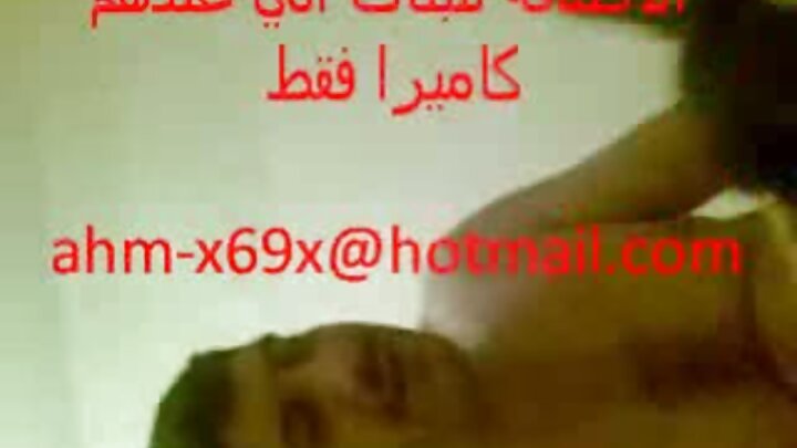 ଜଣେ ପୁଅ ତା’ର କଠିନ ବାଣ୍ଡରେ ଜଣେ ଯୁବତୀଙ୍କୁ ଦଣ୍ଡ ଦେଉଛି।