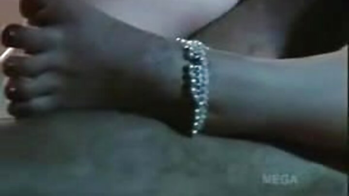 ଗୋଷ୍ଠୀ ପର୍ଣ୍ଣ ଯେଉଁଠାରେ ପରିପକ୍ୱ ମହିଳାମାନେ ସାବତ ପୁଅମାନଙ୍କୁ ବଦଳ କରନ୍ତି