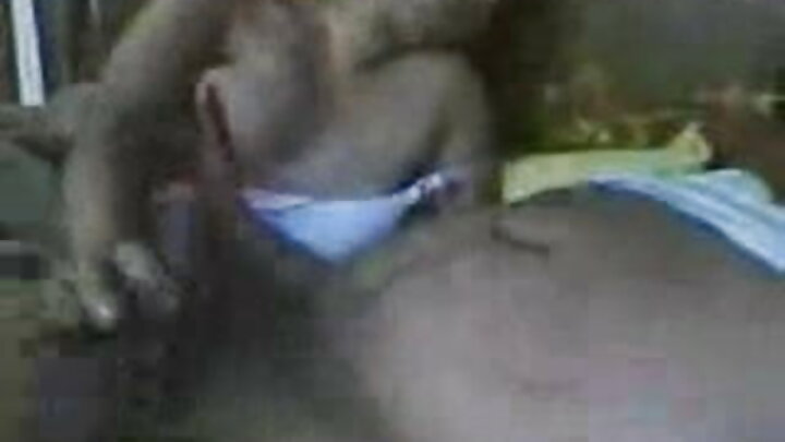 ଜଣେ କଳା କେଶ ବିଶିଷ୍ଟ ଶିକ୍ଷକ ଜଣେ ଛାତ୍ରଙ୍କୁ ପ୍ରେମ କରନ୍ତି