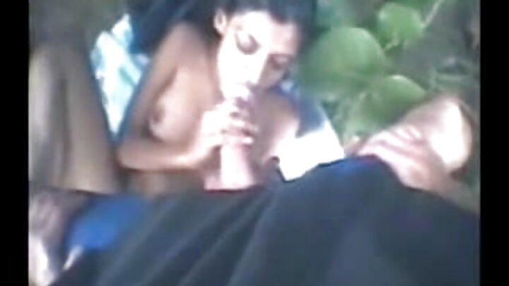 ରୁଷିଆନ୍ ଝିଅ ତାଙ୍କ ଚୁଚୁମିରେ ଜଣେ ପୁରୁଷଙ୍କ ବୀର୍ଯ୍ୟ ନିଅନ୍ତି