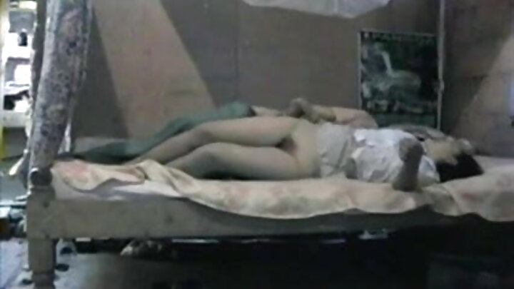 ଶ୍ୟାମଳା ପାଓଲା ତାଙ୍କ ପ୍ରେମିକଙ୍କୁ ଏକ ଦାଢ଼ିବାଲା ପୁରୁଷଙ୍କ ସହିତ କଠିନ ଠକେଇ କରିଛନ୍ତି