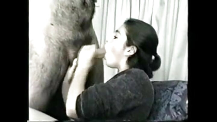 ଗୋଟିଏ ମୋଟା ଝିଅ ତାଙ୍କ ସ୍ୱାମୀଙ୍କୁ ଦାଢ଼ି ଥିବା ପୁରୁଷ ସହିତ ଠକି