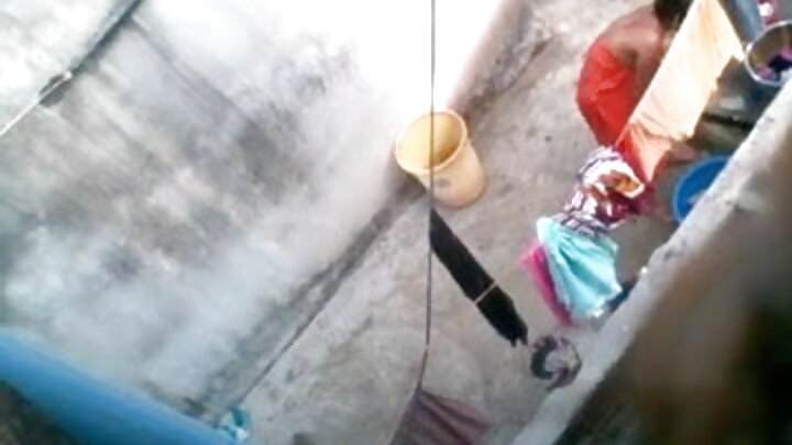 କ୍ରିଆମ୍ପି ସେକ୍ସ ଯେଉଁଠାରେ ଜଣେ ଲୋକ ତାଙ୍କ ସାବତ ଭଉଣୀର ପିଚିରେ ଫିଙ୍ଗିଦିଏ