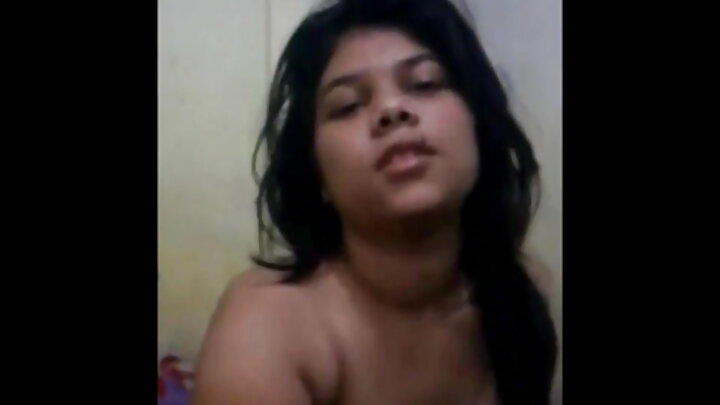 ଦୁଇଟି ଷ୍ଟଡ୍ ଦୁଇଟି କୁଣ୍ଡ ସହିତ ଏକ ଲାଲ ମୁଣ୍ଡିଆକୁ ପ୍ରାୟତଃ ଚୁଚୁମୁଛି