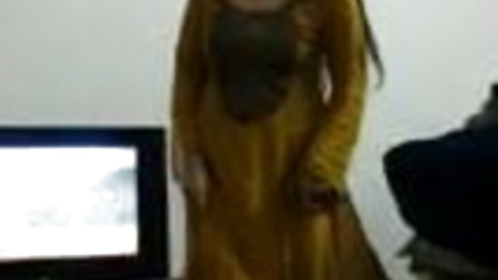 ଜଣେ ପୁଅ ତିନି ଜଣ ମହିଳାଙ୍କ ସହିତ ବିଛଣାରେ ମଜା କରନ୍ତି