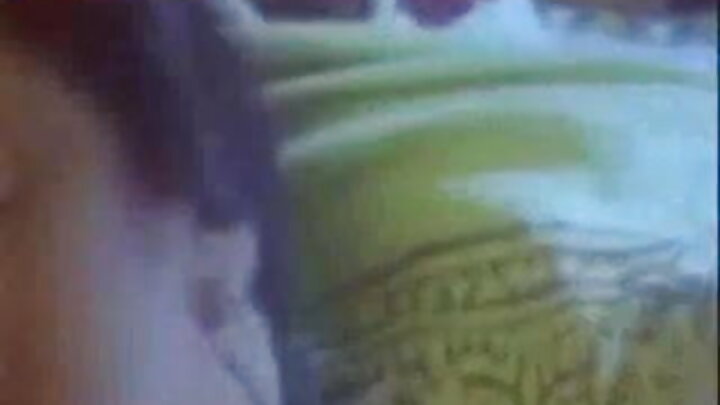 ଏକ ସ୍ଲଫ୍ ଏକ ହଟ୍ ଷ୍ଟଡ୍ ର ମୋଟା କୁକ୍ ଚଲାଏ