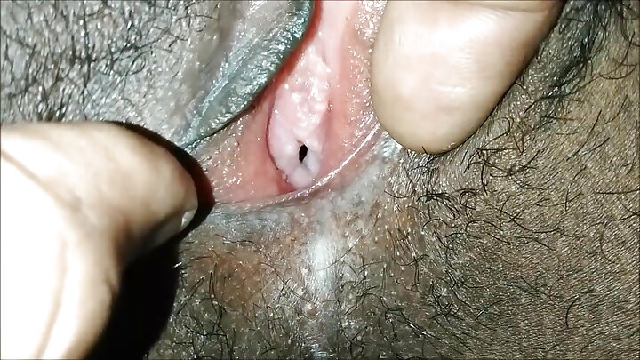 ଜଣେ ରୁଷୀୟ ଗୋରାକୁ ଫିଙ୍ଗିଥିବା ସୁନ୍ଦର ପର୍ଣ୍ଣ ଜଣେ ବ୍ୟକ୍ତିଙ୍କୁ ଫିଙ୍ଗିଥାଏ