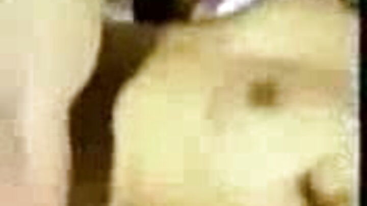 ଜଣେ ବ୍ୟକ୍ତି ତାଙ୍କ ଯୁବା ପ୍ରେମିକାଙ୍କୁ ତାଙ୍କ ଡିକ୍ ସହିତ କଠୋର ଦଣ୍ଡ ଦେଉଛନ୍ତି ଜଣେ ରୁଷୀୟ ଲୋକ କାମ ପରେ ତାଙ୍କ ପ୍ରେମିକାଙ୍କୁ ଚୁଚୁମିଛନ୍ତି।