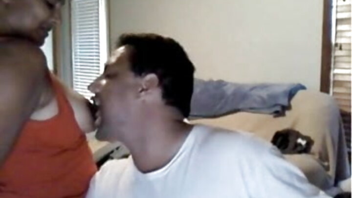 ଜଣେ ପୁରୁଷ ଏକ ସୁନ୍ଦର ଛାତ୍ର ସହିତ କୋମଳ ଯୌନ ସମ୍ପର୍କ ସ୍ଥାପନ କଲେ