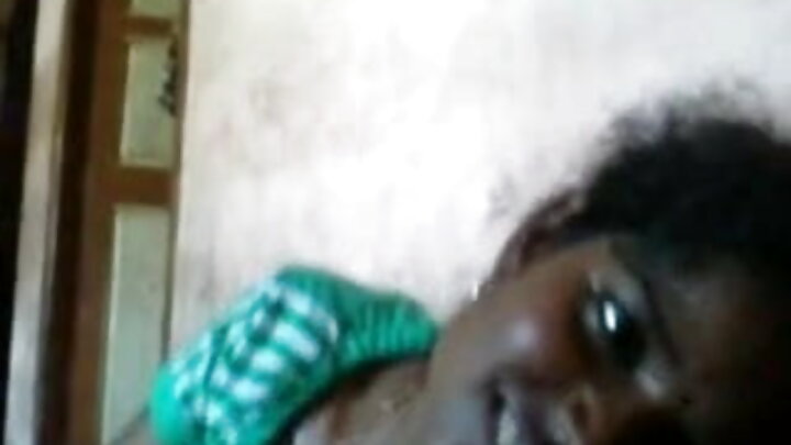 ପୁତୁଣୀ ଲୁନା ଲକ୍ସ ଜଣେ ପୁରୁଷଙ୍କ ସହିତ ହାର୍ଡକୋର ସେକ୍ସ କରୁଛି