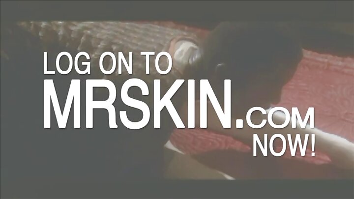 ପର୍ଣ୍ଣ ଷ୍ଟାର ଲେଲା ଷ୍ଟାର ଜଣେ ବାରିଷ୍ଟାଙ୍କୁ ତାଙ୍କୁ ଚୁଚୁମିଲେ