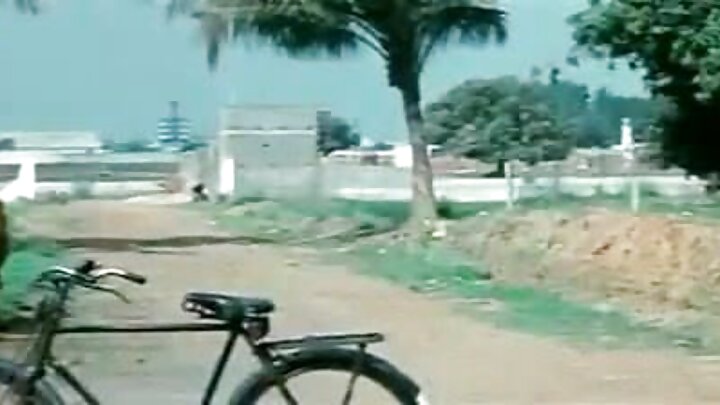 ଜଣେ ବ୍ୟକ୍ତି ତାଙ୍କ ସଉଦା ଭଉଣୀଙ୍କୁ ହସ୍ତମୈଥୁନ କରୁଥିବା ସମୟରେ ଧରିଲେ