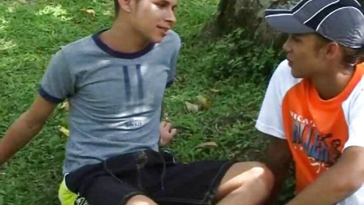 ଏକ ରୁଷିଆନ୍ ଝିଅ ଦୁଇ ଜଣ କଳା ପୁରୁଷଙ୍କ ସହିତ ତାଙ୍କ ସ୍ୱାମୀଙ୍କୁ ଠକିଛି