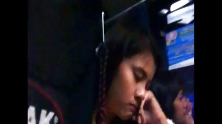 ଜଣେ ପରିପକ୍ୱ ଗୋରା ଜଣେ ଯୁବକଙ୍କୁ ଯୌନ ସମ୍ପର୍କ ପାଇଁ ପ୍ରଲୋଭିତ କଲା