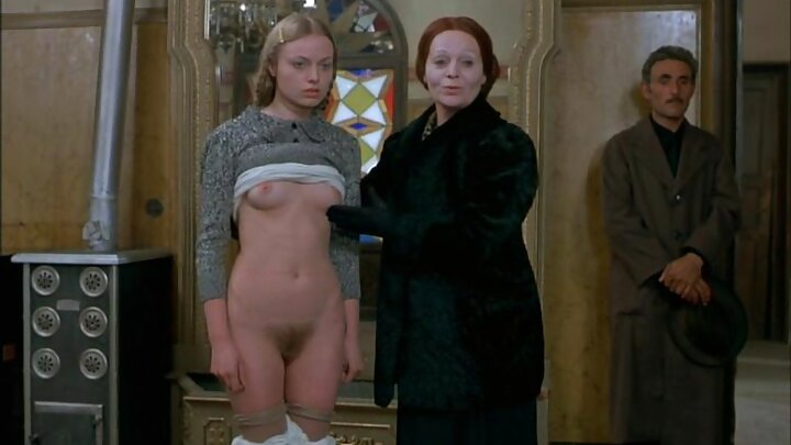 ଜଣେ ସେକ୍ସି ମଡେଲ ତାଙ୍କ ବନ୍ଧୁଙ୍କ ସ୍ଥାନରେ ଯୌନ ସମ୍ପର୍କ ପାଇଁ ଆସିଥିଲେ